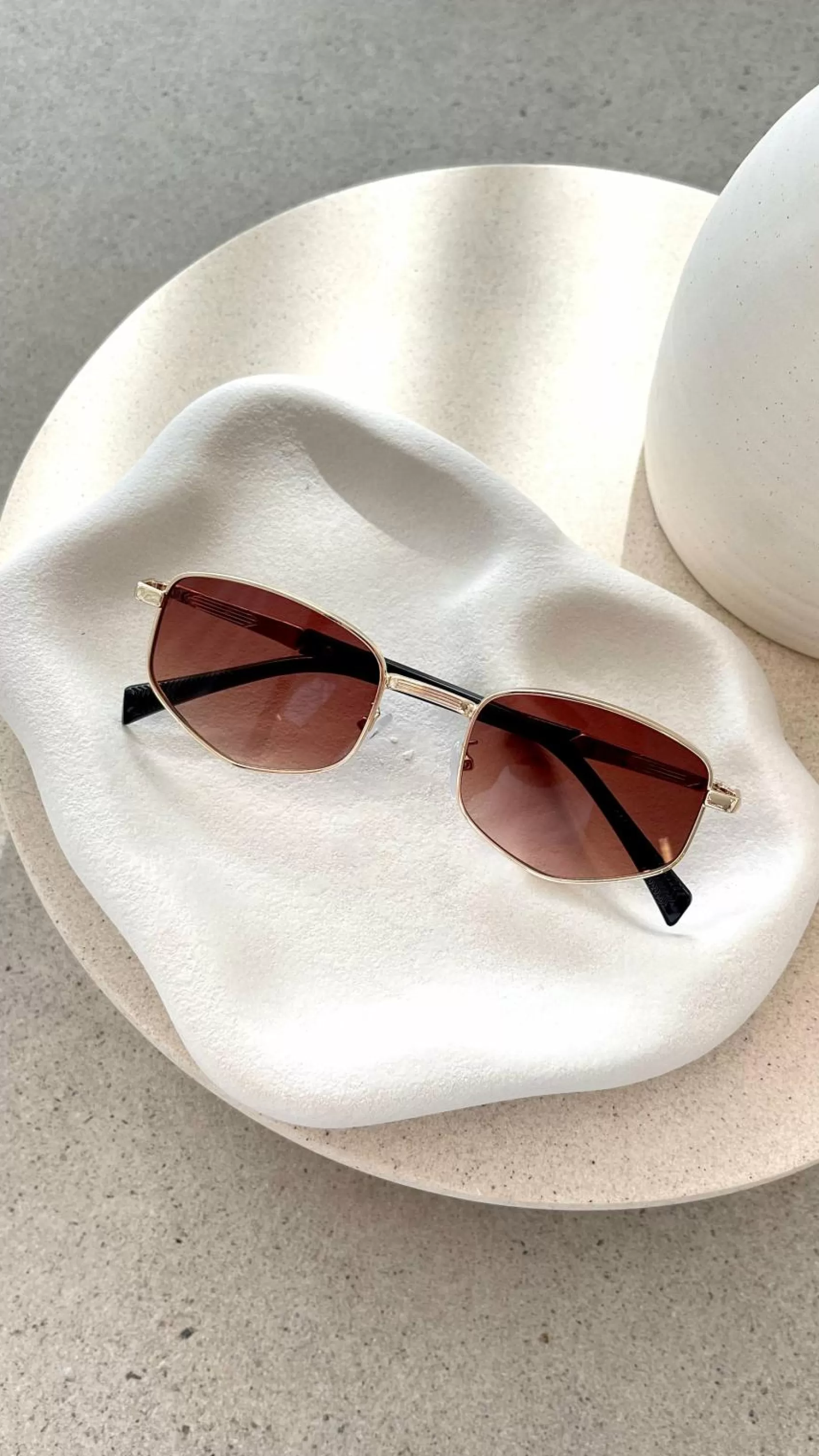 Quinta Sunglasses - | Billy J Flash Sale